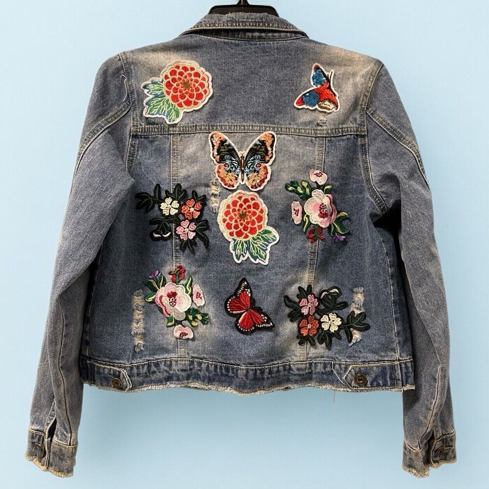 Saks Fifth Avenue Blue Jean Denim jacket Women’s XS Embroidered Embellishments